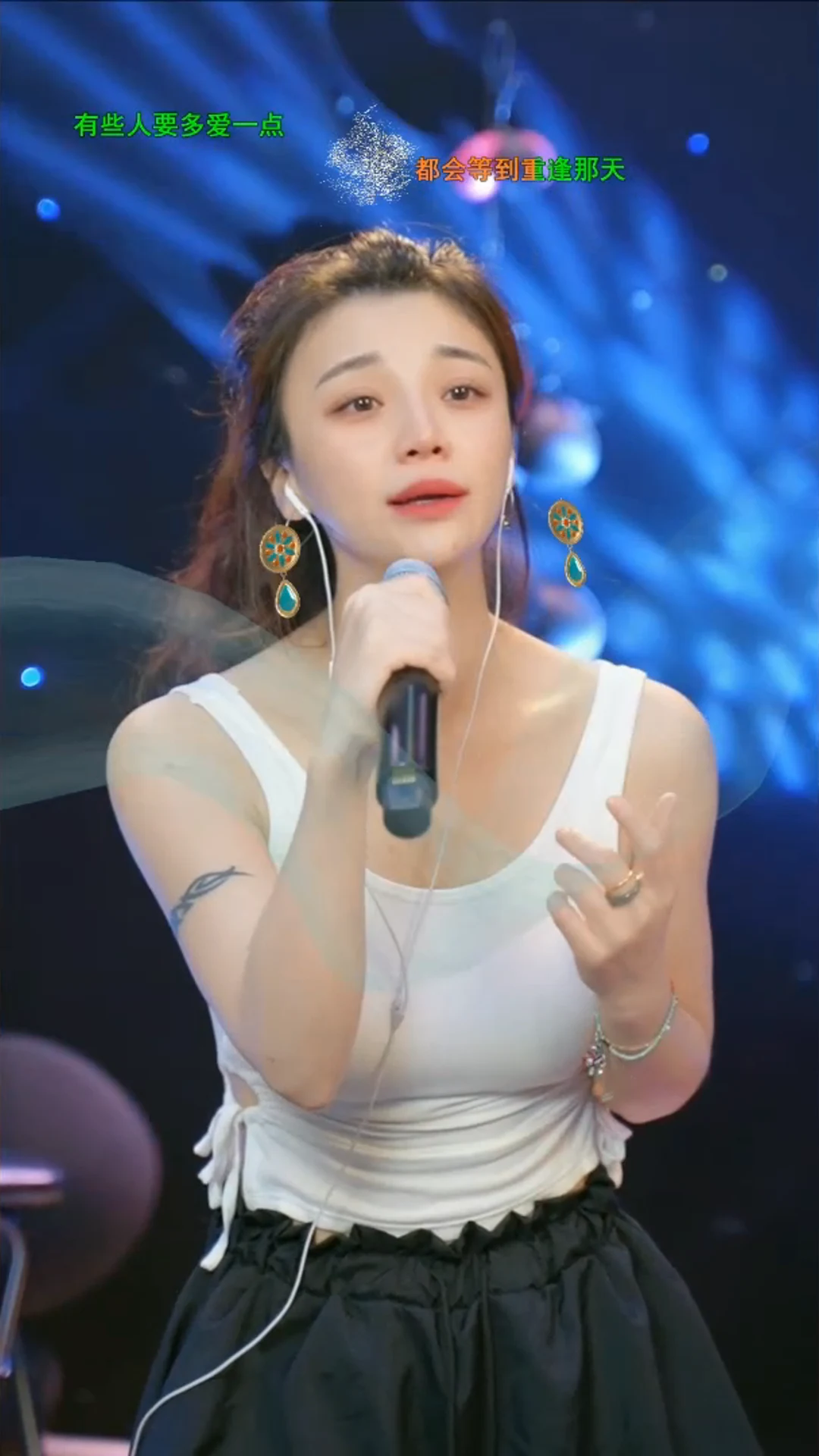 思月用心用情唱歌,思月舞台照片