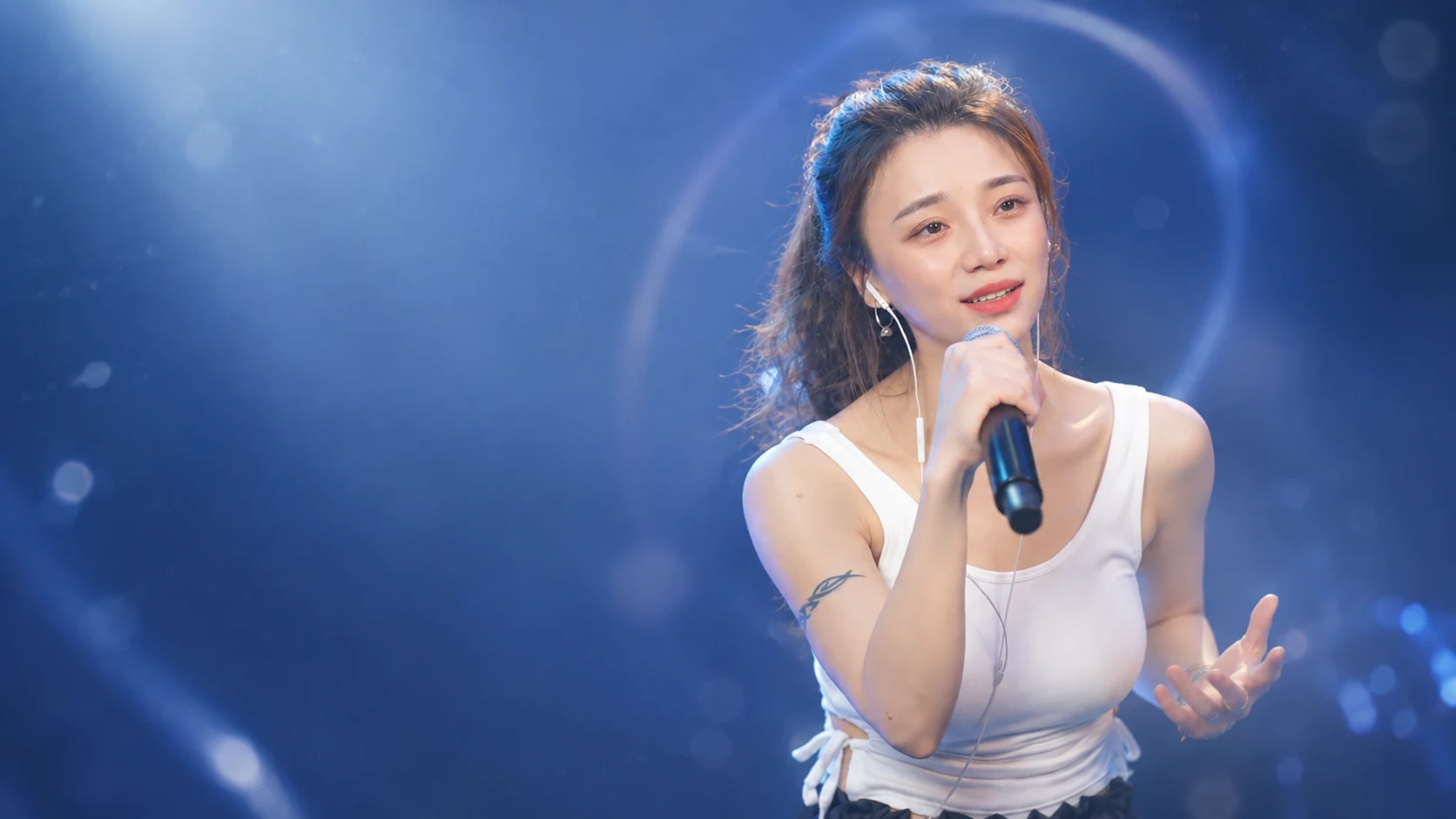 歌手思月:直播世界的清流,音乐梦的追寻者!封面